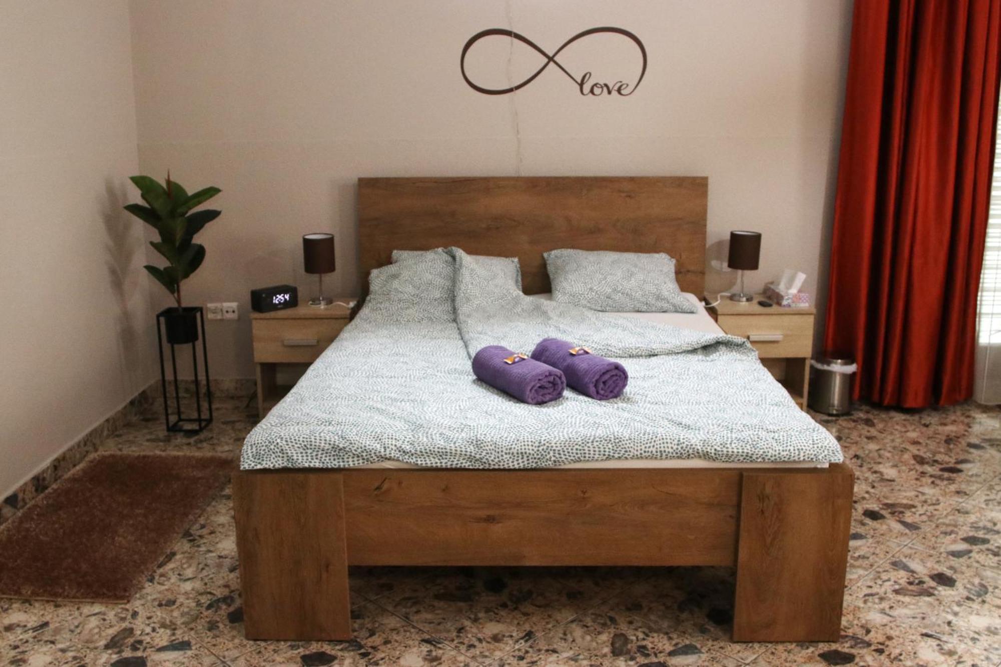Tulipan Apartman Gödöllő Екстериор снимка