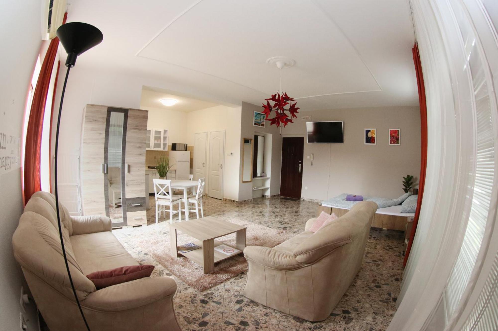 Tulipan Apartman Gödöllő Екстериор снимка